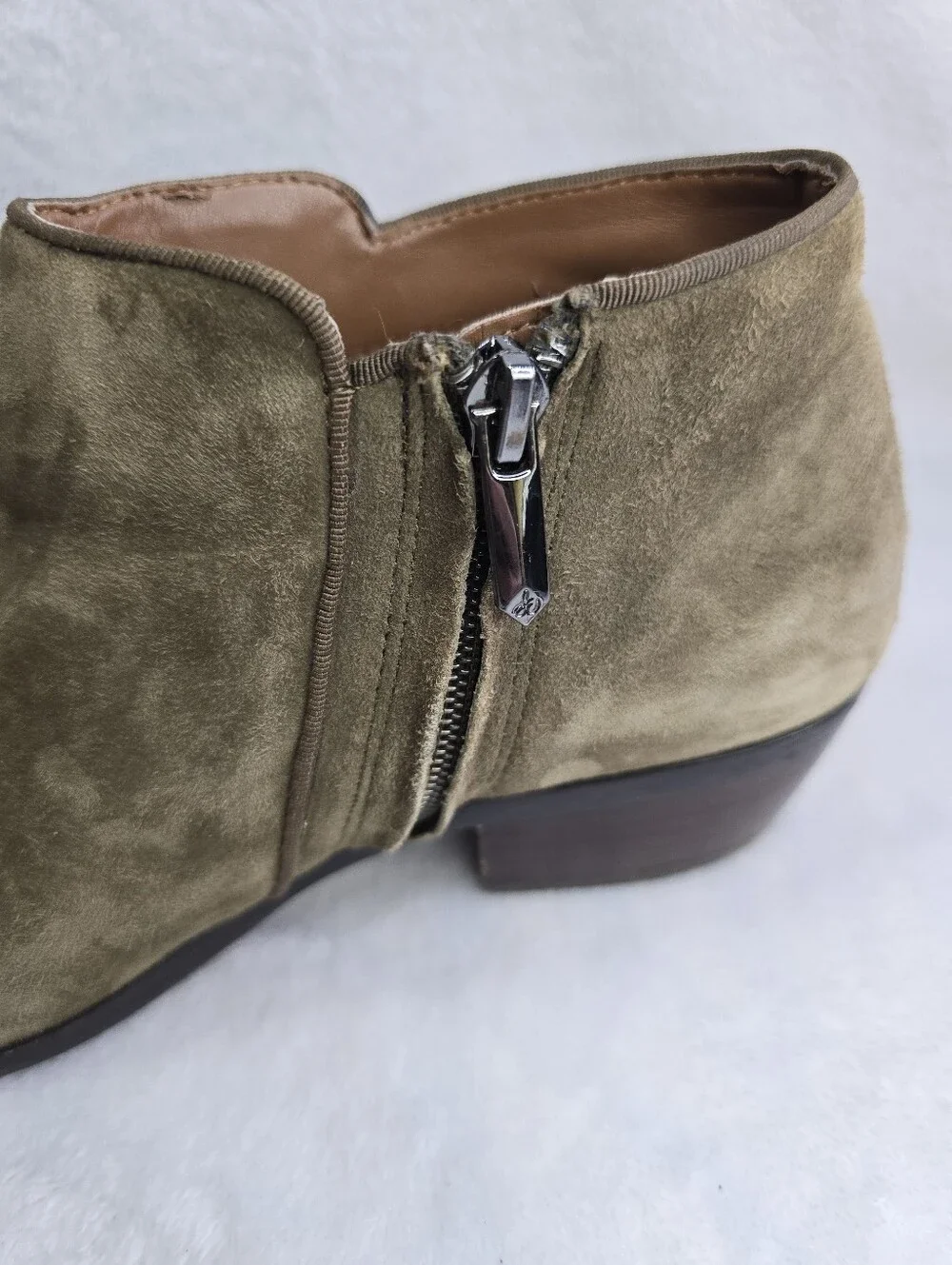 Sam Edelman Petty Suede Ankle Booties Olive Moss Womens size 8 See Description